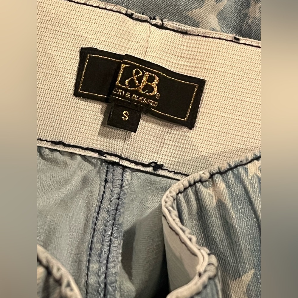 L&B Light Blue Denim with Stars Bell bottom Jeans size S - Picture 5 of 5